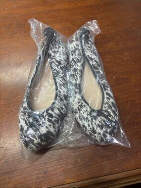 Women’s Black & White Patterned Ballet Flats